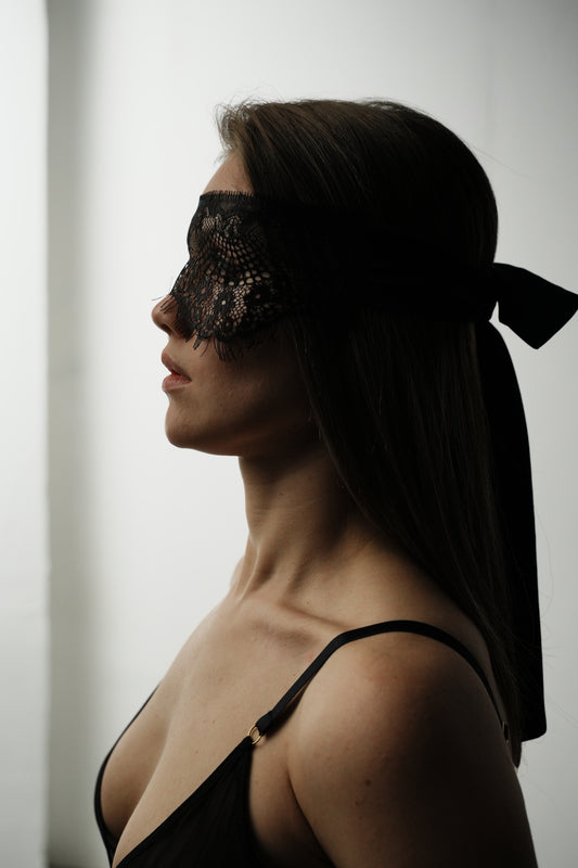 Satin Haze Lace Blindfold