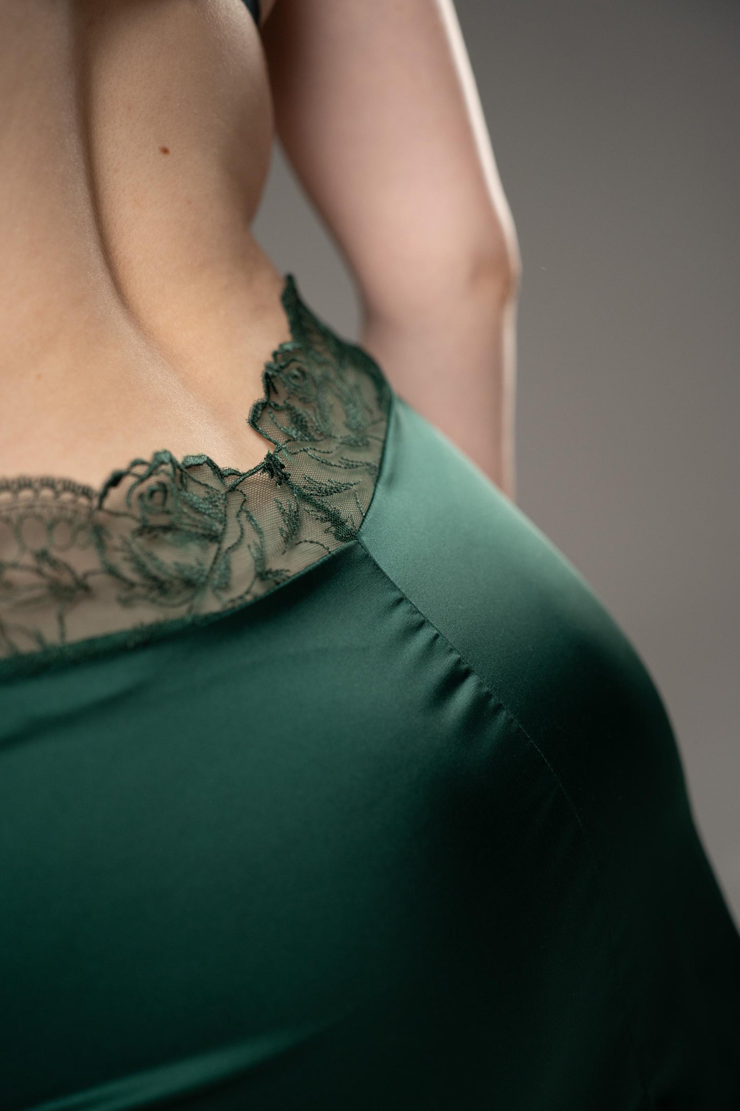 Sunniva Silky Emerald Chemise
