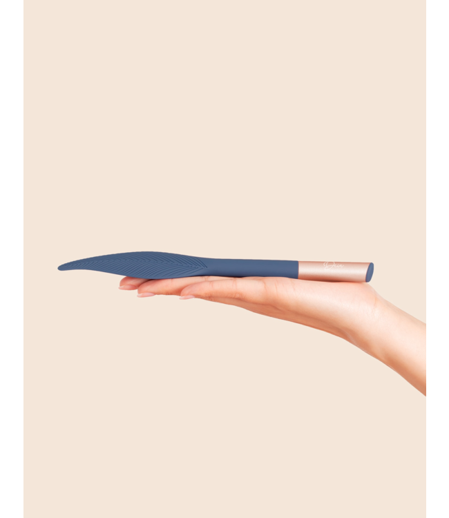 Deia Feather Vibrator