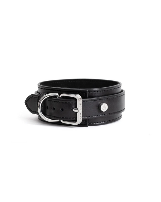 Estrid Collar Black with Silver Lock